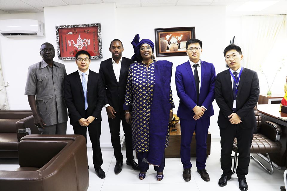 Ministre de l’Économie Numérique et des Télécommunications et une délégation de Huawei au Sénégal