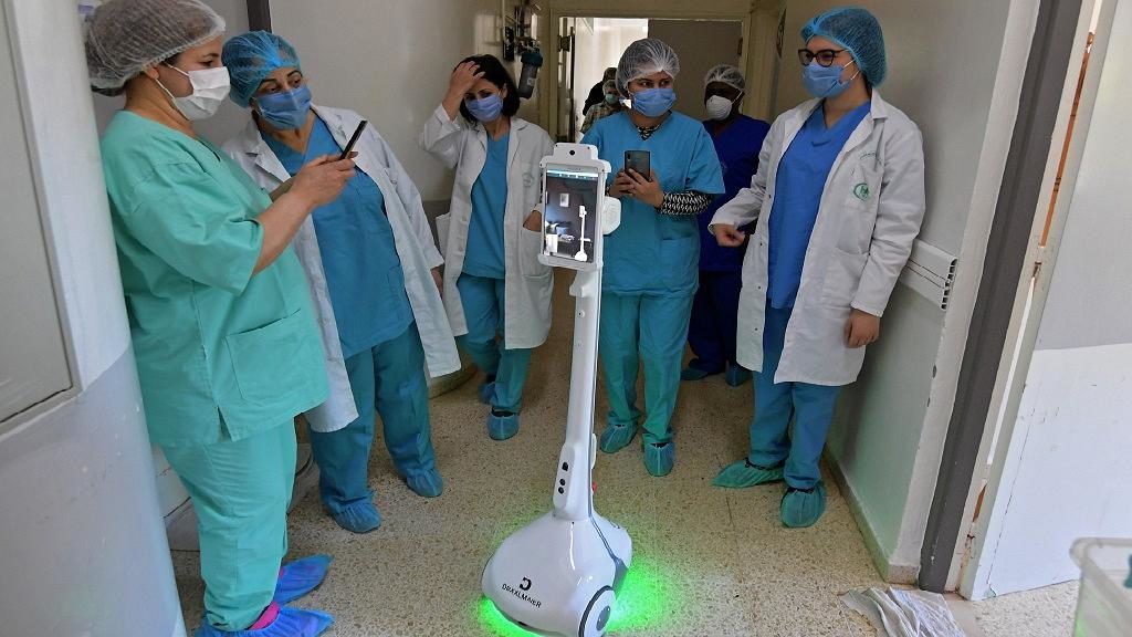 Robot à l’hôpital Abderrahmane Memmi de l’Ariana,