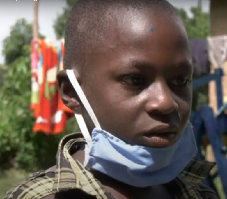 Covid 19 au Kenyan : Un jeune de 9 ans crée une machine pour se laver les mains