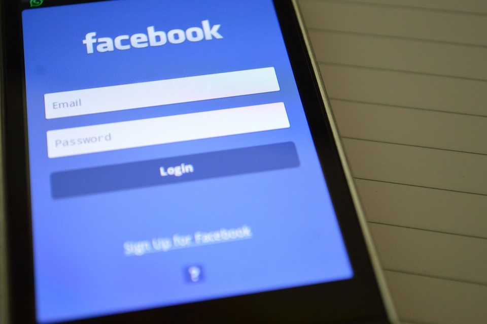 Halte au colonialisme numérique de Facebook en Afrique