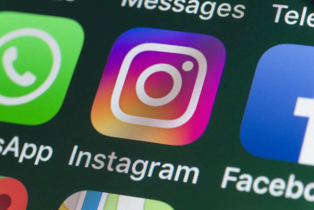 Une avec Mouhamet: Les comptes Instagram des journalistes de Charlie Hebdo désactivés
