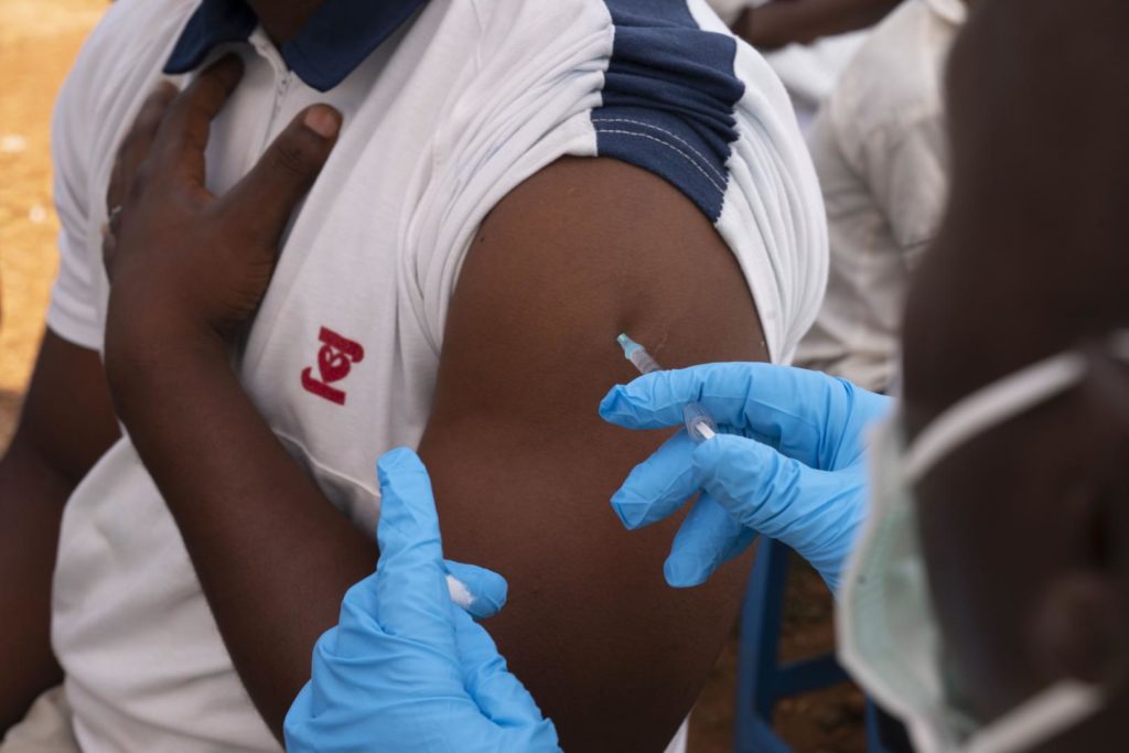 Vaccins anti-Covid : qu’en pensent les intellectuels africains ?