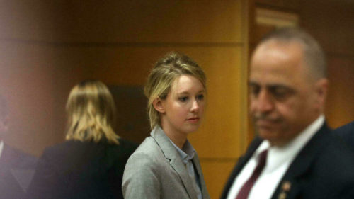 Silicon Valley: Elizabeth Holmes, une entrepreneure arnaqueuse présentée comme la nouvelle Steve Jobs