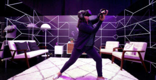 © AP - Tony Avelar Le casque Oculus Quest VR lors du F8, la conférence des développeurs de Facebook, mardi 30 avril 2019, à San Jose, en Californie.