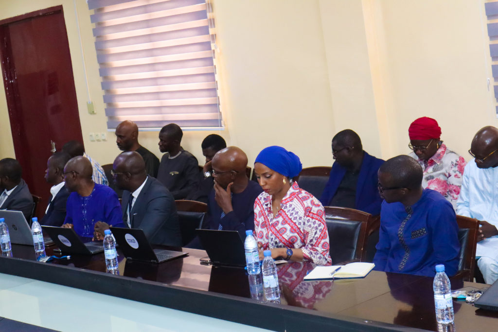 SENUM- Visite Moussa Bocar Thiam 