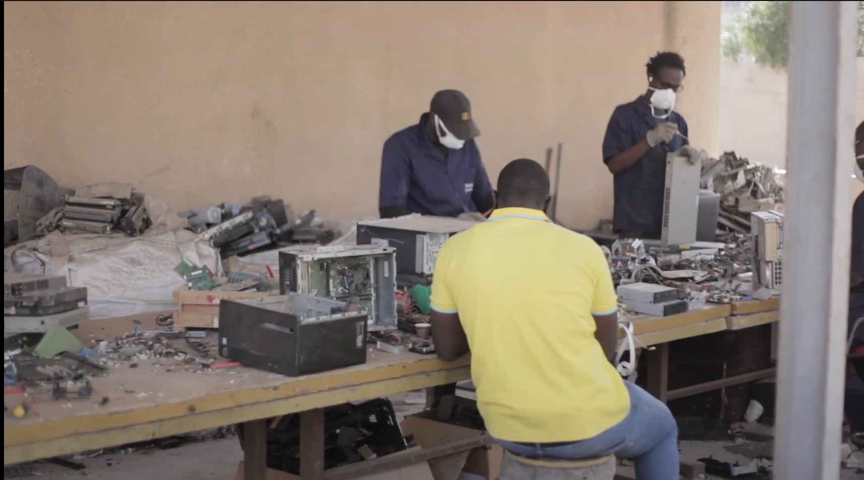 [GRAND REPORTAGE] La gestion des déchets électroniques au Sénégal : enquête sur les enjeux et défis