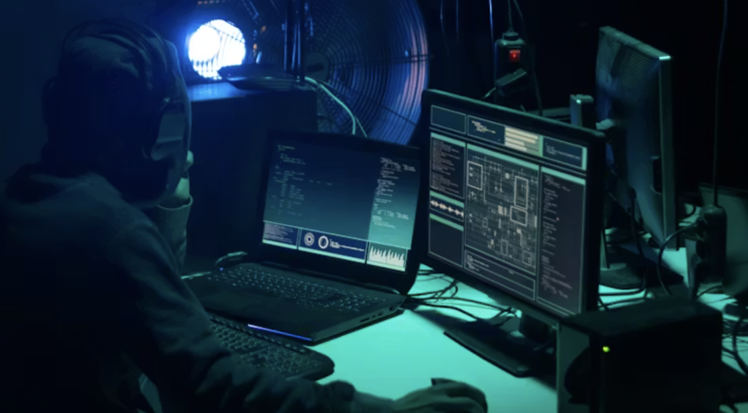 Une adresse publique sur la blockchain se crée en quelques secondes, sans pièce d’identité, avec une clé privée connue uniquement du propriétaire des cryptoactifs. Max Acronym/Shutterstock