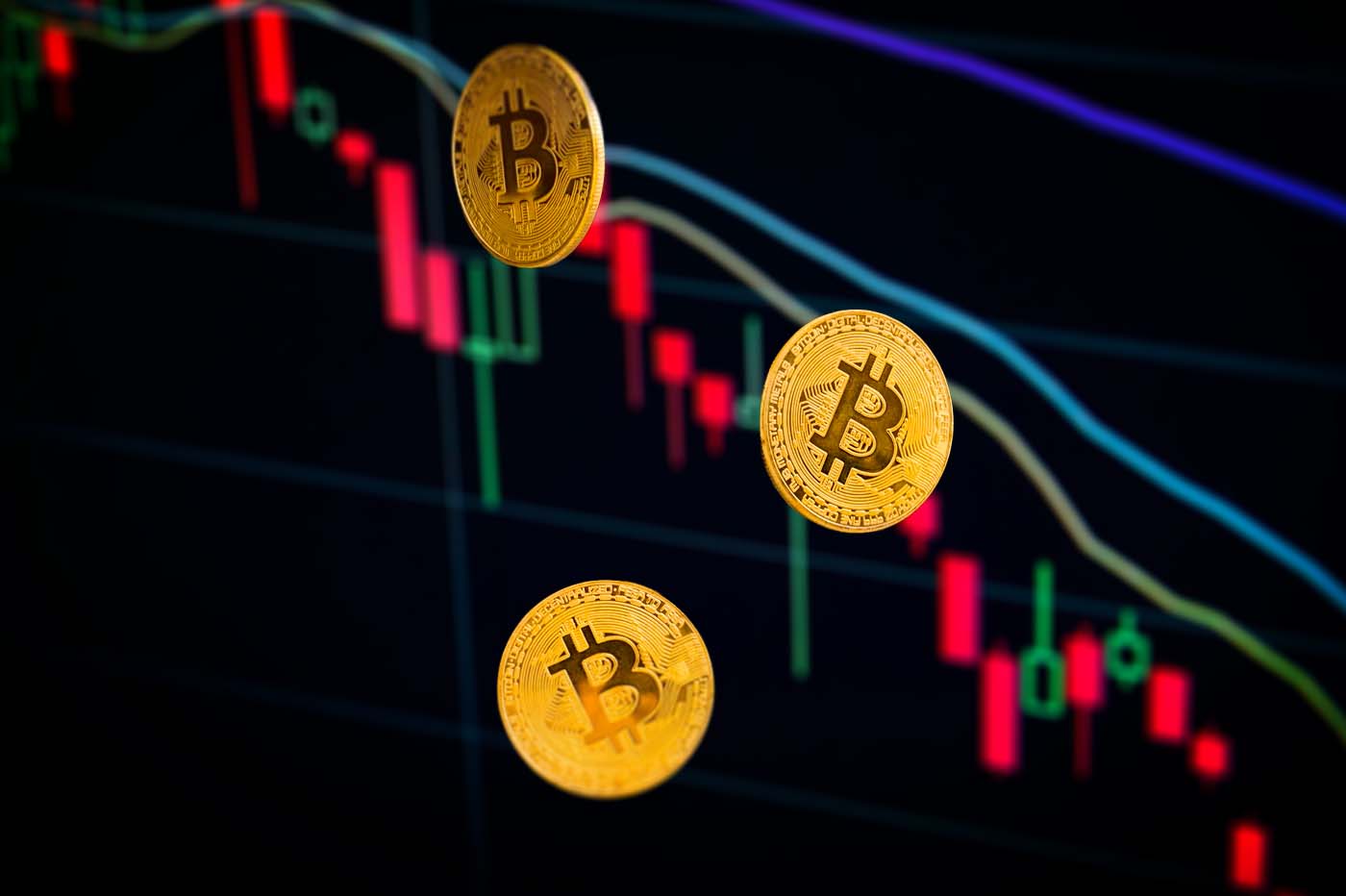 Chute de 50 % du bitcoin : suspend dépôts et retraits face à la tempête des marchés
